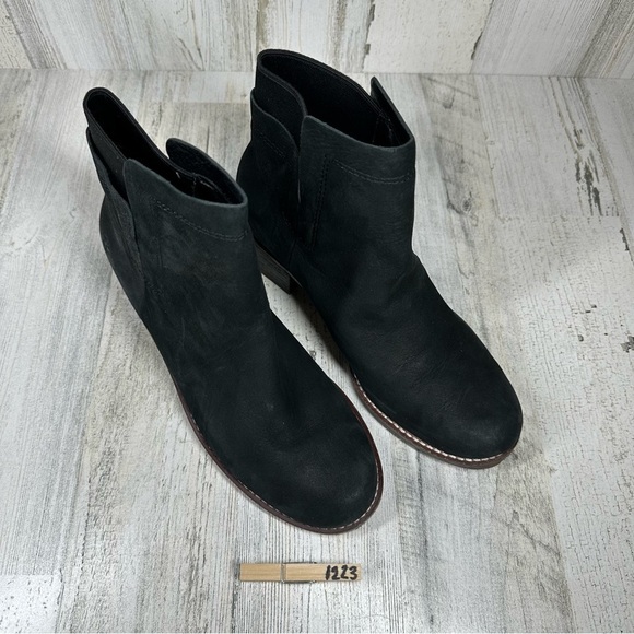 Lucky Brand Hirsi Black Leather Block Heel Ankle Bootie #1223 - Picture 3 of 13